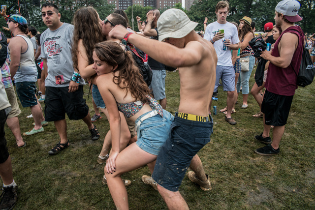 Hippie Sex Festivals - Lollapalooza hookup - Excelent porn